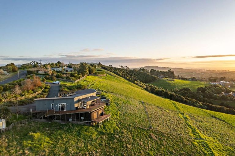 Photo of property in 25 Medhurst Road, Bombay, 2675