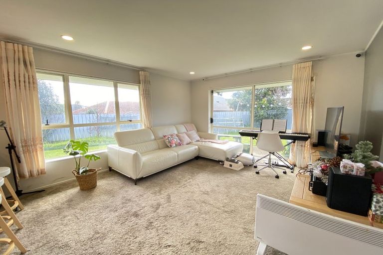 Photo of property in 15 Robin Brooke Drive, Flat Bush, Auckland, 2019