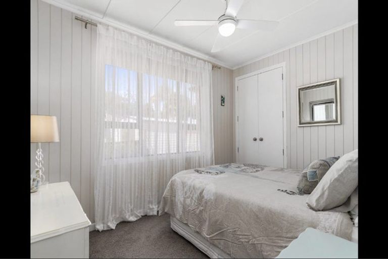 Photo of property in 22 Queen Road, Bellevue, Tauranga, 3110