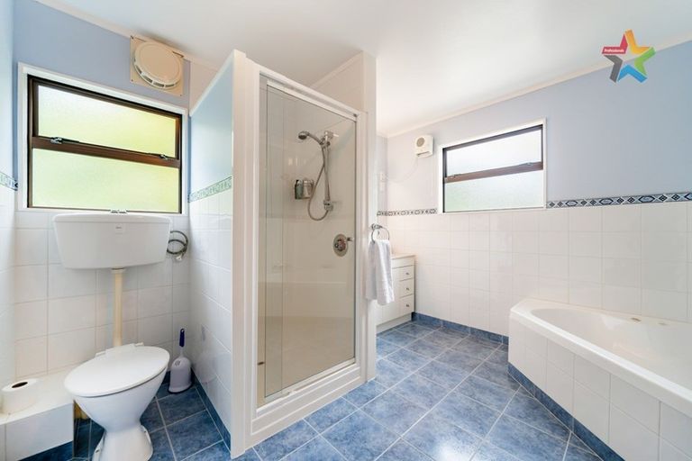 Photo of property in 57 Pokohiwi Road, Normandale, Lower Hutt, 5010