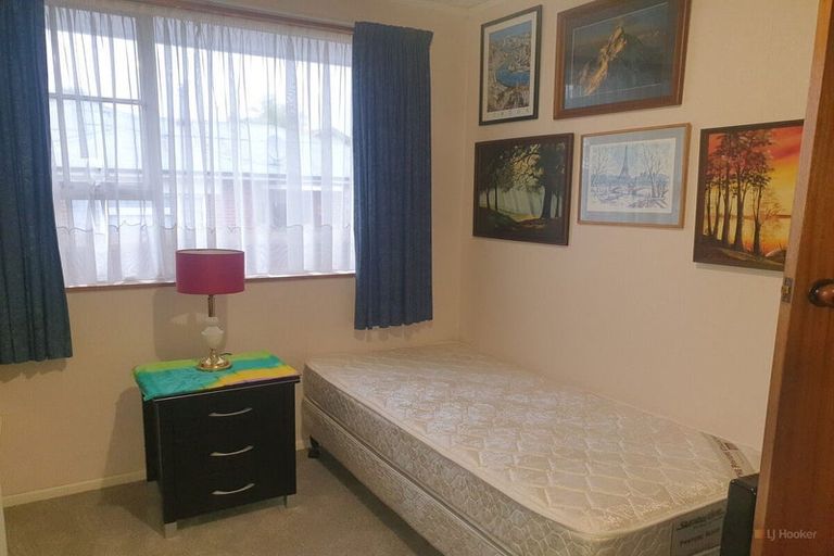 Photo of property in 2/90 Avenue Road, West End, Timaru, 7910
