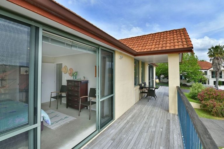 Photo of property in 11 Parkwood Crescent, Gulf Harbour, Whangaparaoa, 0930