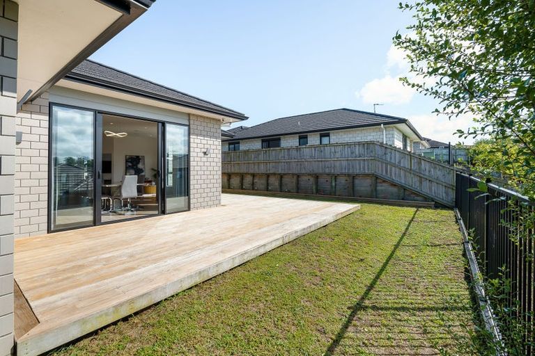 Photo of property in 12 Paiaka Place, Rototuna North, Hamilton, 3210