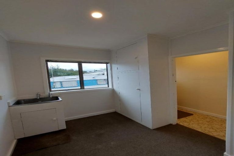 Photo of property in 157a Seaview Road, Westown, New Plymouth, 4310