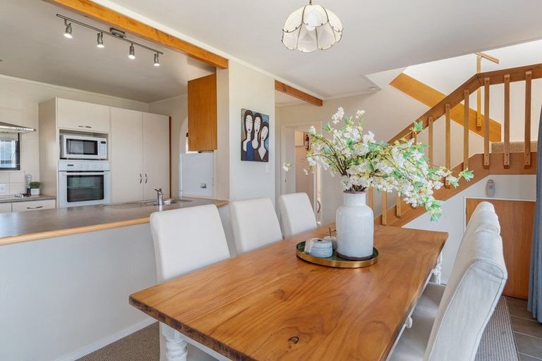 Photo of property in 87 Harbour View Road, Omokoroa, 3114