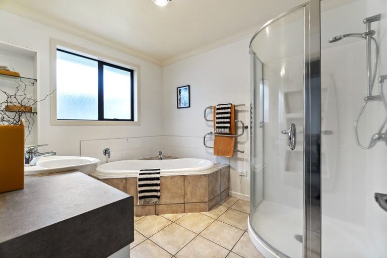 Photo of property in 1 Parkwood Place, Huntington, Hamilton, 3210