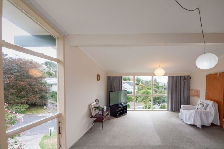 Photo of property in 13 Chisbury Street, Churton Park, Wellington, 6037