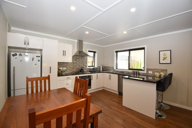 Photo of property in 51 Hilton Road, Carterton, 5713