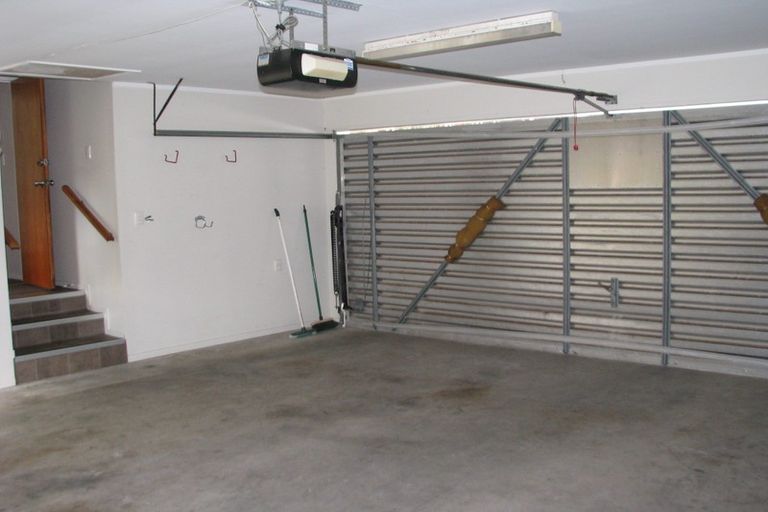 Photo of property in 7b Covil Avenue, Te Atatu South, Auckland, 0610