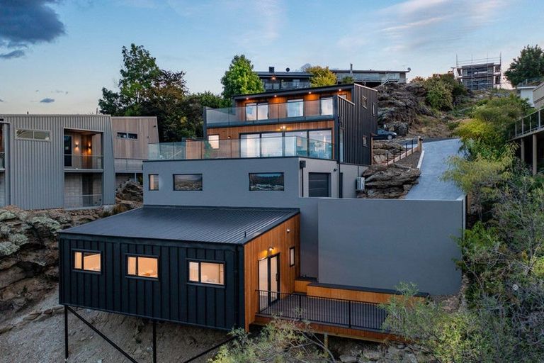 Photo of property in 10 Hawkdun Place, Bridge Hill, Alexandra, 9320