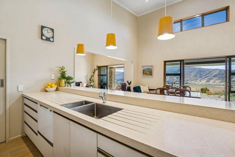 Photo of property in 51 Westreca Ridge Lane, Queensberry, Cromwell, 9383