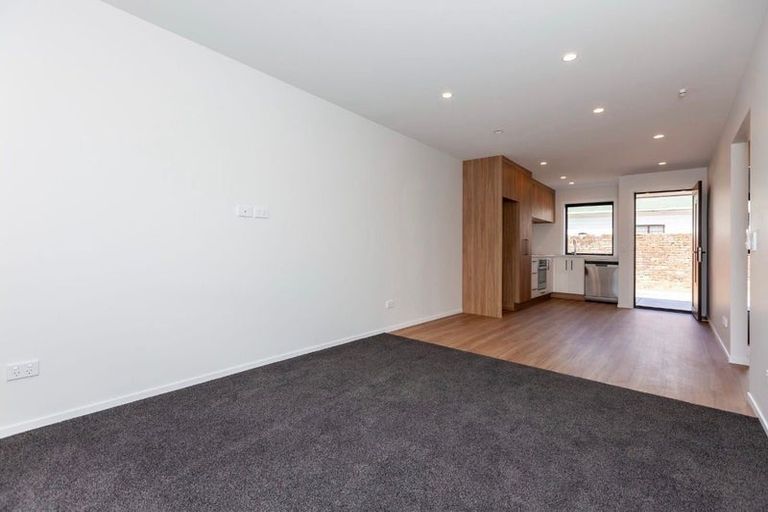 Photo of property in 28a Sussex Street, Levin, 5510