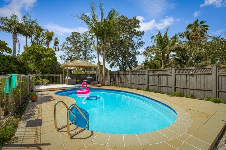 Photo of property in 34 Norwood Road, Bayswater, Auckland, 0622