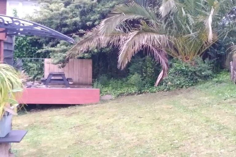 Photo of property in 252 Sturges Road, Henderson, Auckland, 0612