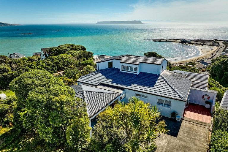 Photo of property in 120a Motuhara Road, Plimmerton, Porirua, 5026