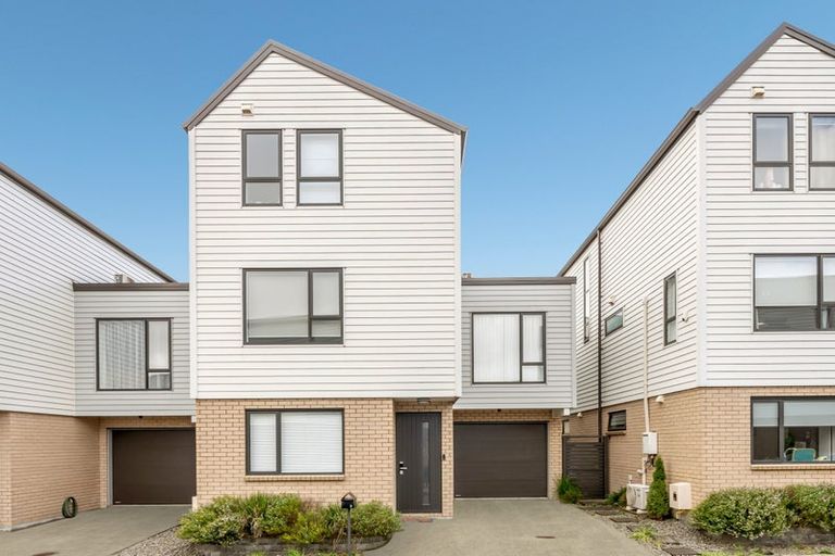 Photo of property in 10 Koropiko Lane, Flat Bush, Auckland, 2019