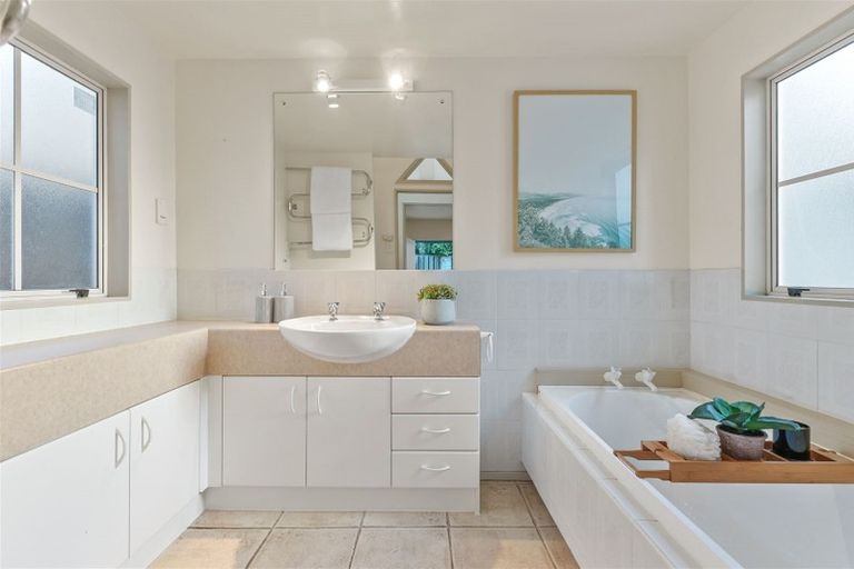 Photo of property in 1/35 Newhaven Terrace, Mairangi Bay, Auckland, 0630