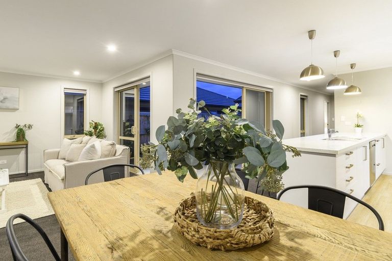 Photo of property in 18 Harding Drive, Papamoa Beach, Papamoa, 3118