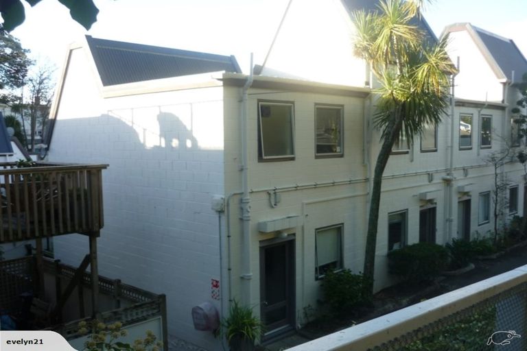 Photo of property in Sherwood Mews, 28l Bidwill Street, Mount Cook, Wellington, 6021