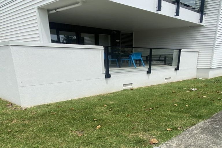 Photo of property in 1/11 Carlos Drive, Flat Bush, Auckland, 2016