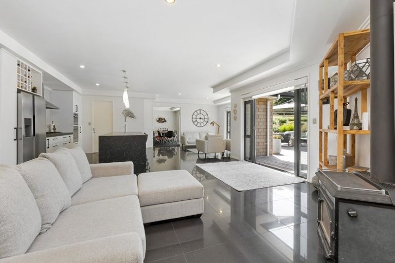 Photo of property in 100 Kauri Crescent, Waimauku, Kumeu, 0891