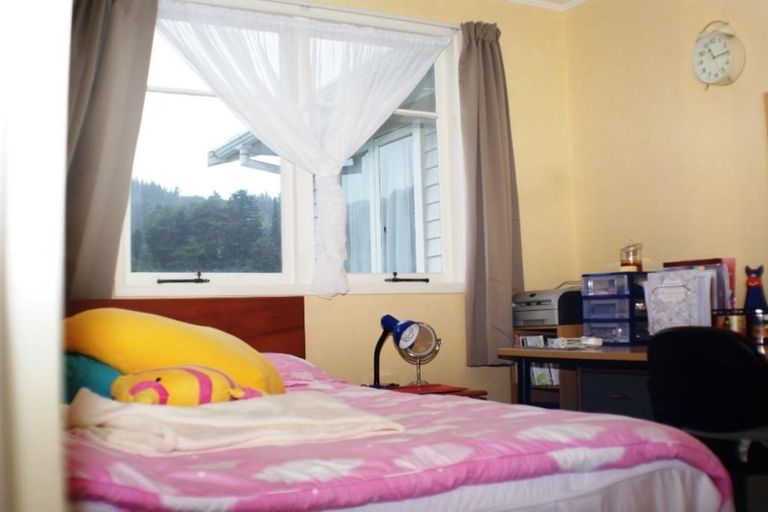 Photo of property in 6 Willow Place, Horahora, Whangarei, 0110