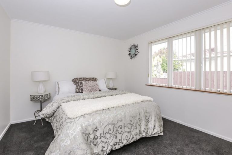 Photo of property in 38 Woodford Avenue, Henderson, Auckland, 0610