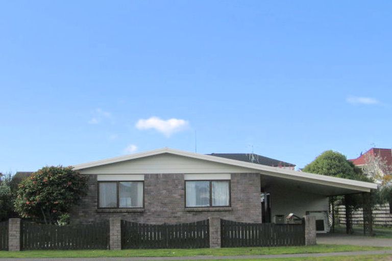 Photo of property in 15 Topaz Drive, Papamoa Beach, Papamoa, 3118