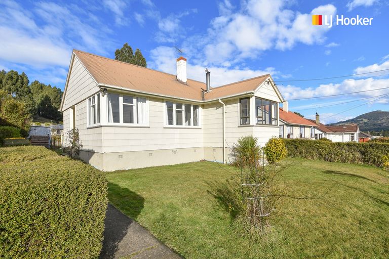Photo of property in 21 Burgess Street, Green Island, Dunedin, 9018