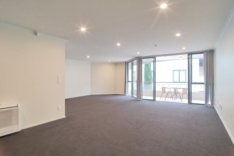Photo of property in St James Courts, 2/77 Gloucester Street, Christchurch Central, Christchurch, 8013