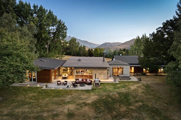 Photo of property in 59 Mountain View Road, Dalefield, Queenstown, 9371