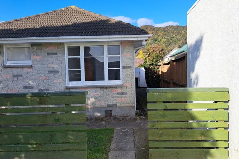 Photo of property in 303 Waiwhetu Road, Fairfield, Lower Hutt, 5011