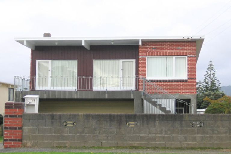 Photo of property in 100 Manly Street, Paraparaumu Beach, Paraparaumu, 5032