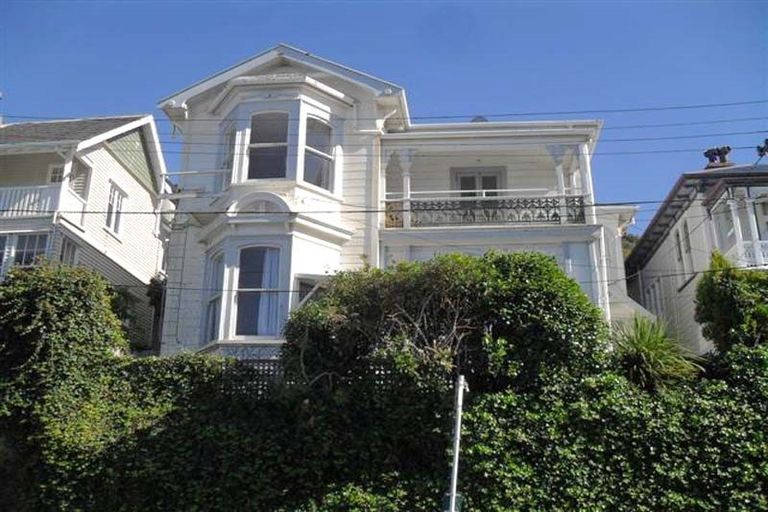 Photo of property in 2/28 Grant Road, Thorndon, Wellington, 6011