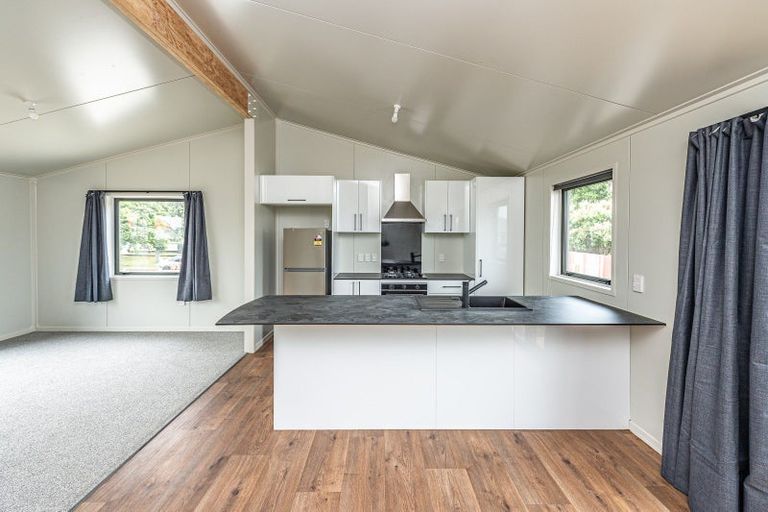 Photo of property in 19 Karewa Street, Castlecliff, Wanganui, 4501