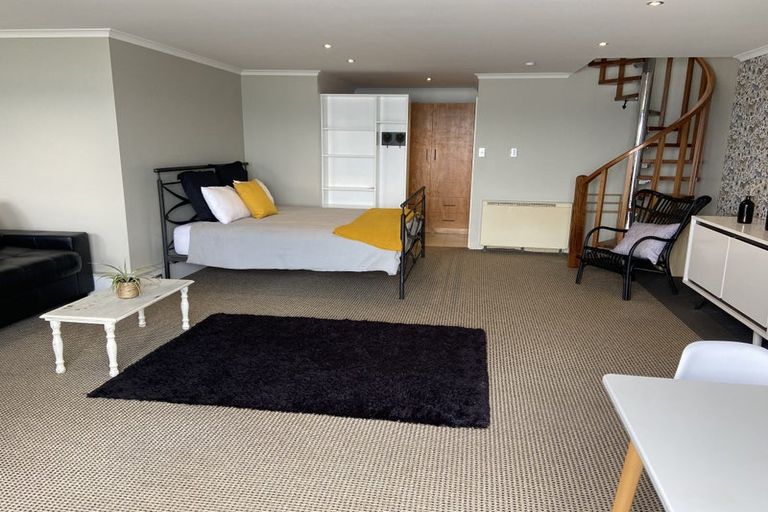 Photo of property in 58 Ferry Road, Days Bay, Lower Hutt, 5013