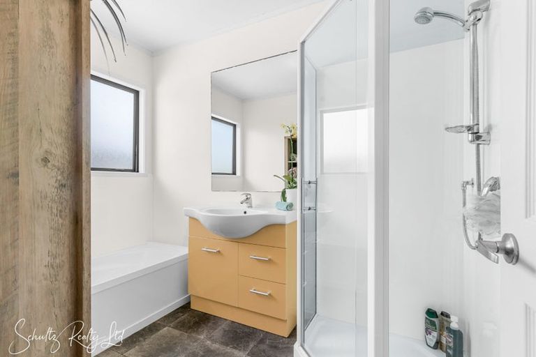 Photo of property in 31-33 Nikau Lane, Maungaturoto, 0520