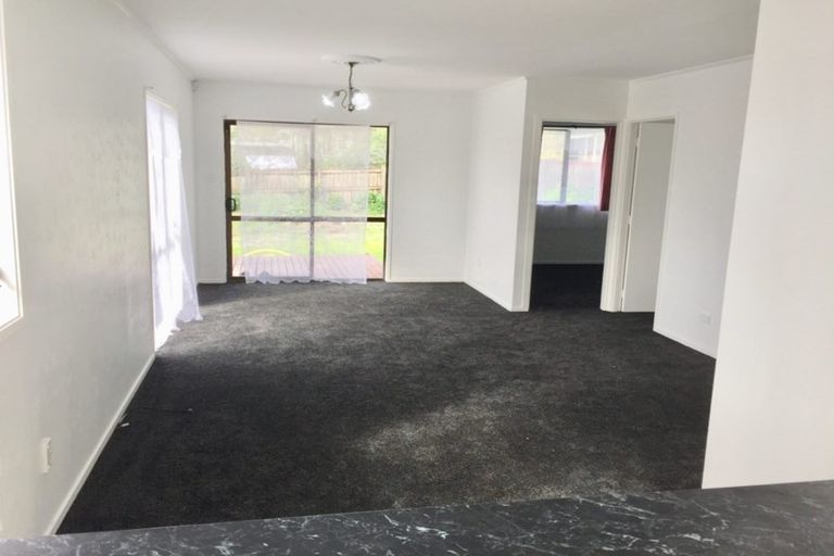 Photo of property in 10 Hamblyn Place, Ranui, Auckland, 0612