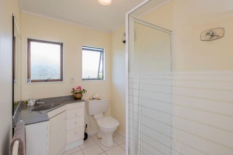 Photo of property in 38 Makora Road, Otaihanga, Paraparaumu, 5036
