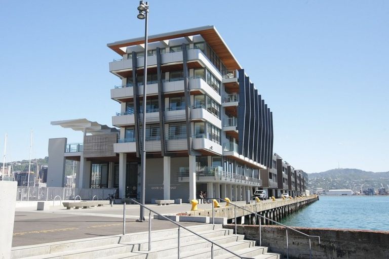 Photo of property in Clyde Quay Wharf, 3c/6 Clyde Quay Wharf, Te Aro, Wellington, 6011