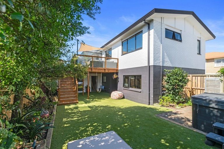 Photo of property in 2/15 Solway Place, Mount Maunganui, 3116