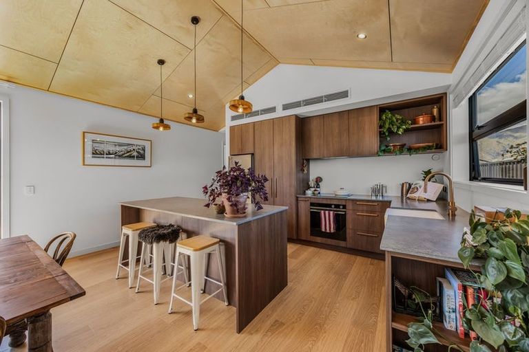 Photo of property in 16 Guthrie Street, Lake Hawea, 9382