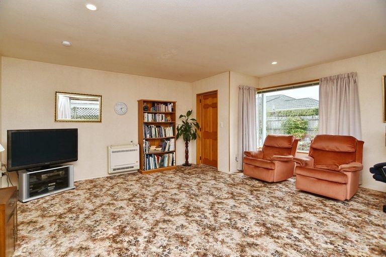 Photo of property in 2/23a Meadow Street, Papanui, Christchurch, 8052