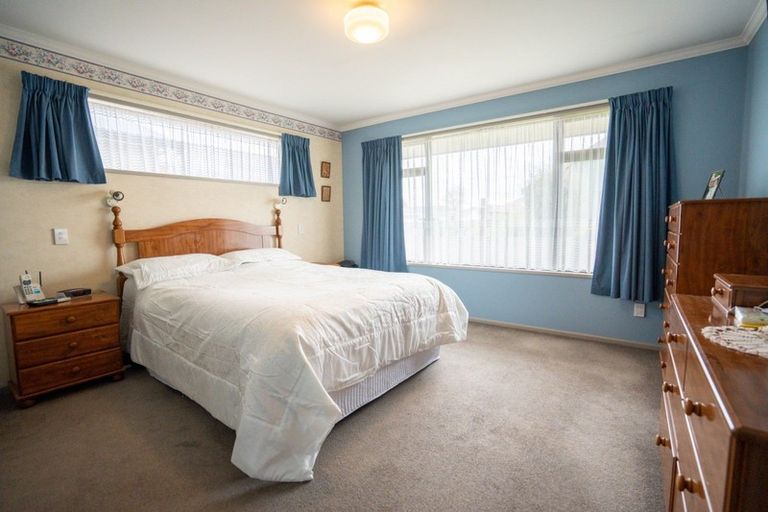 Photo of property in 6 Queen Street, Winton, 9720