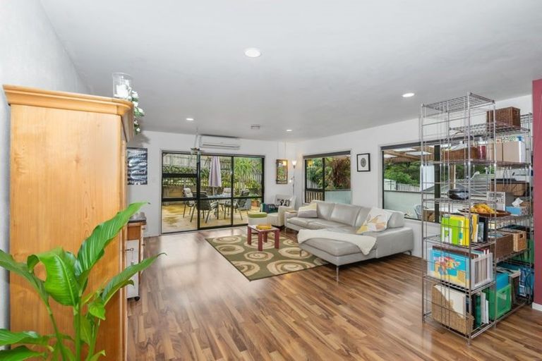 Photo of property in 157b Colwill Road, Massey, Auckland, 0614