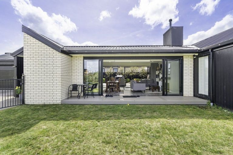 Photo of property in 2 Inuwai Street, Glenview, Hamilton, 3206