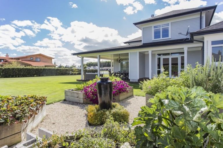 Photo of property in 23 Oakgrove Drive, Rangiora, 7400