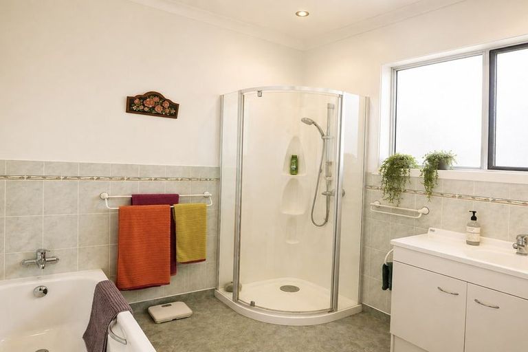 Photo of property in 36 Swan Road, Te Kauwhata, 3781