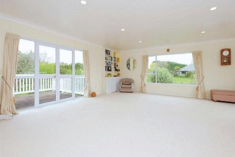 Photo of property in 211 Waihoehoe Road, Drury, 2577