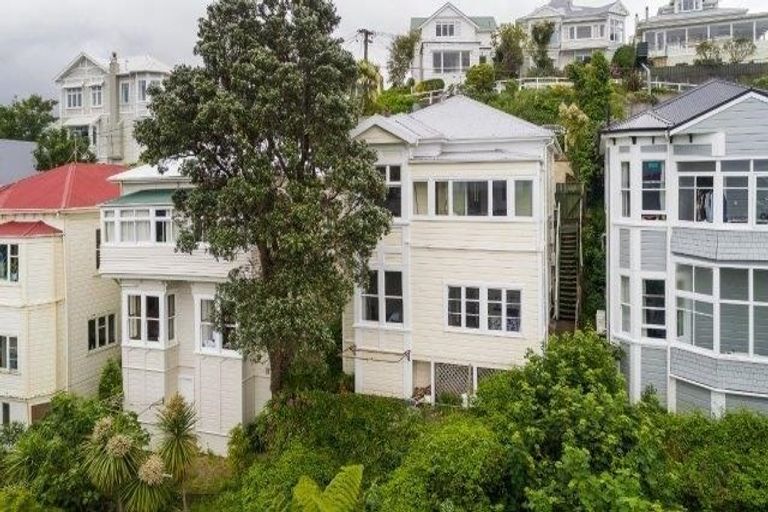Photo of property in 57 Central Terrace, Kelburn, Wellington, 6012